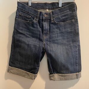Levi’s denim shorts EUC size 27